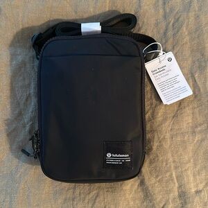 Lululemon easy access cross body bag